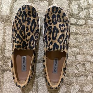 Steve Madden cheetah print slip on shoes